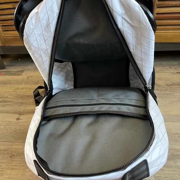 🆕DEFY Bucktown Backpack Ballistic Nylon White X-Pack NWOT - Picture 6 of 9